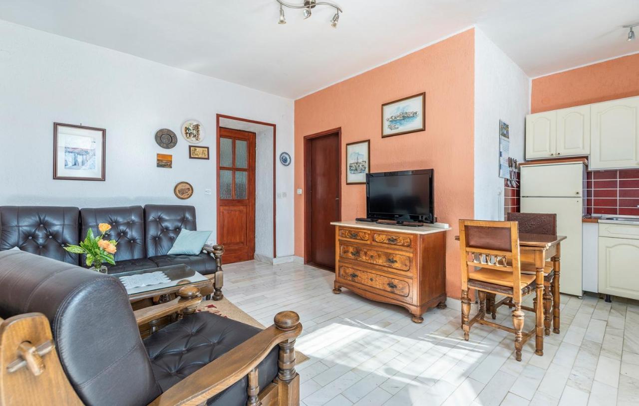 House Peresiji Hotel Екстериор снимка