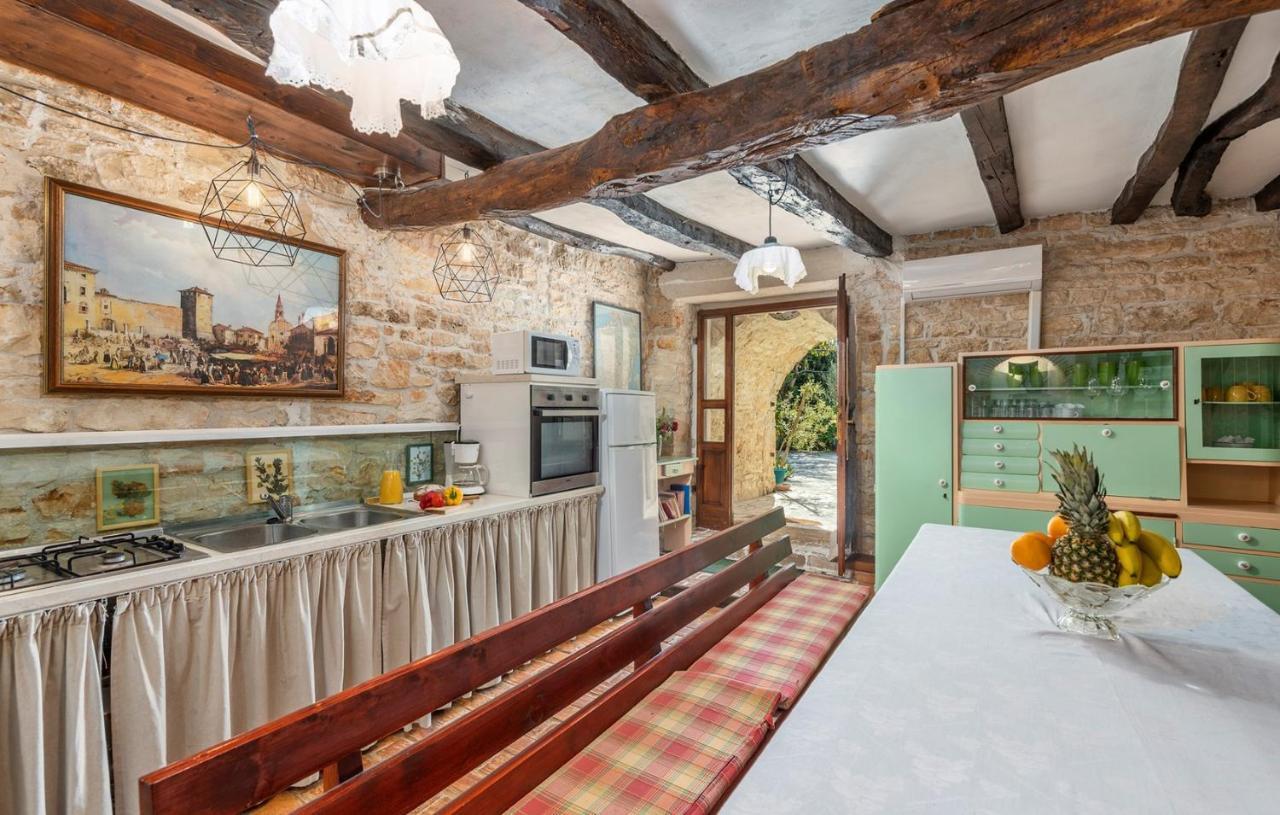House Peresiji Hotel Стая снимка