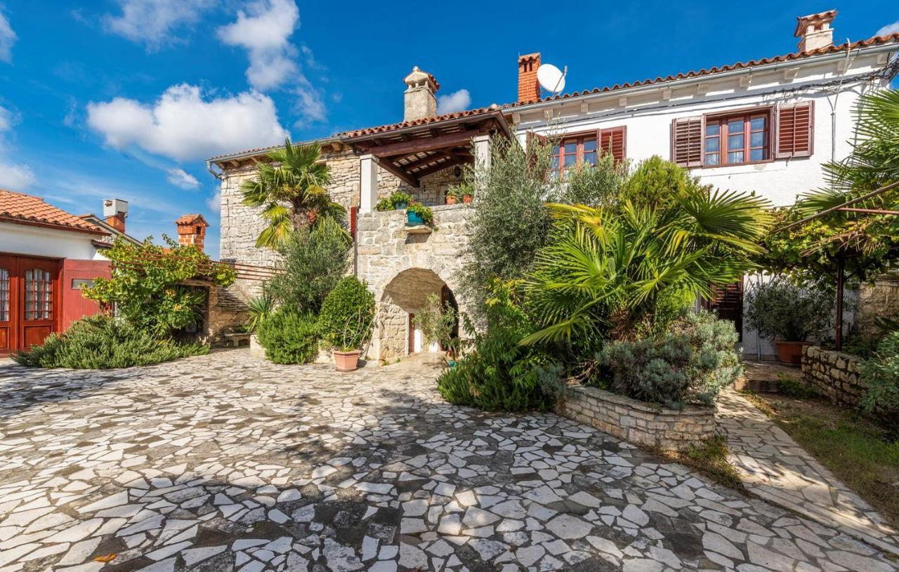 House Peresiji Hotel Стая снимка
