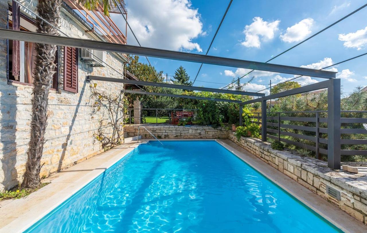 House Peresiji Hotel Стая снимка