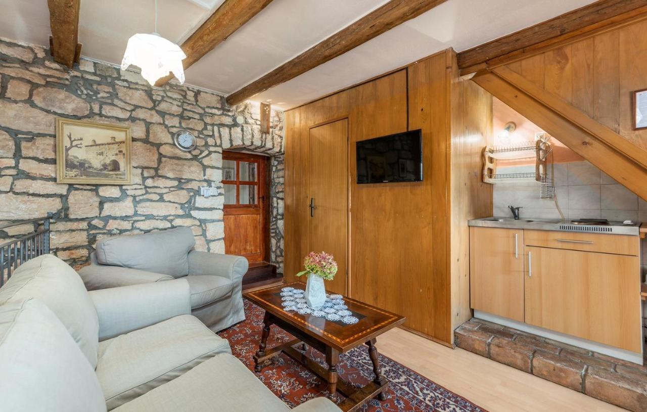 House Peresiji Hotel Стая снимка