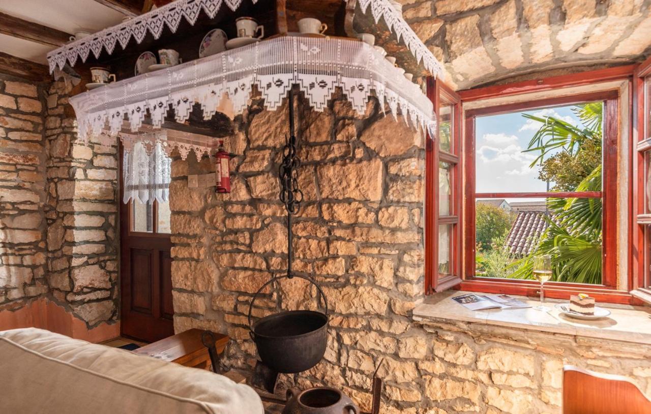 House Peresiji Hotel Стая снимка