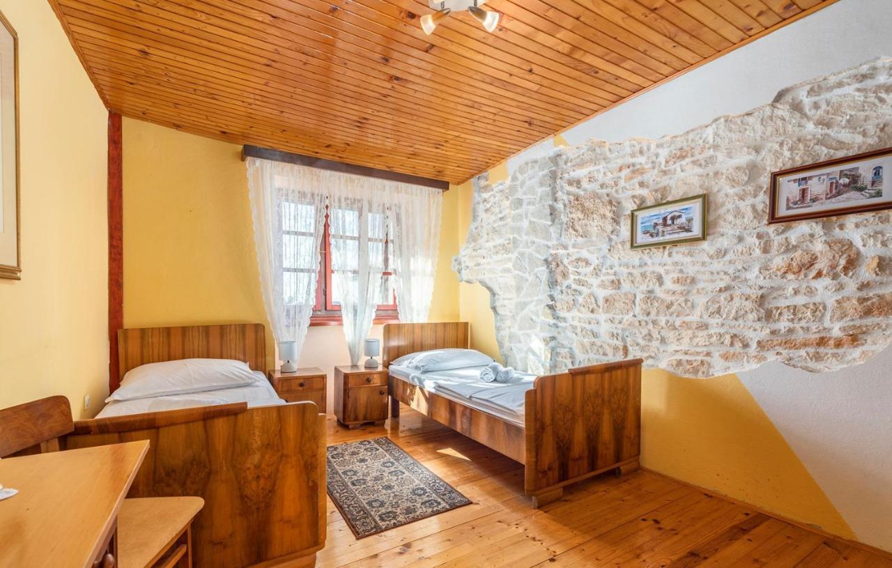 House Peresiji Hotel Стая снимка