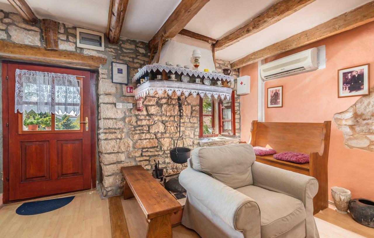 House Peresiji Hotel Стая снимка