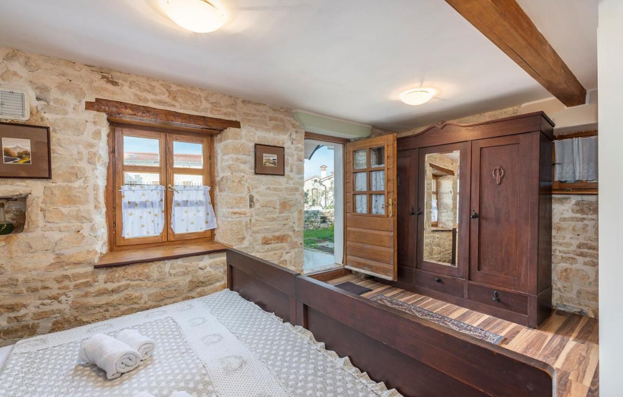 House Peresiji Hotel Стая снимка
