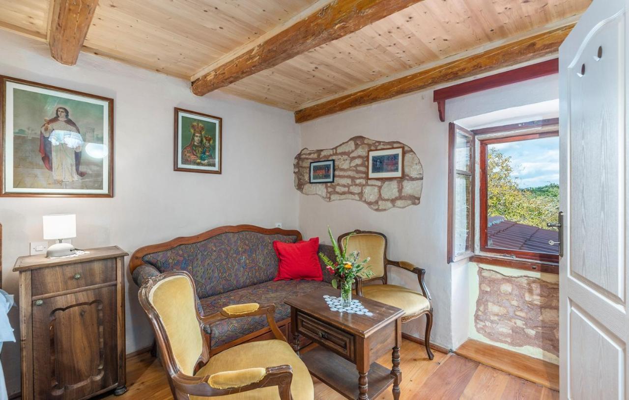 House Peresiji Hotel Стая снимка