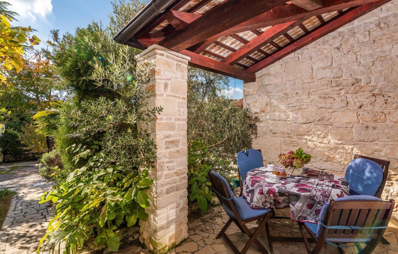 House Peresiji Hotel Стая снимка