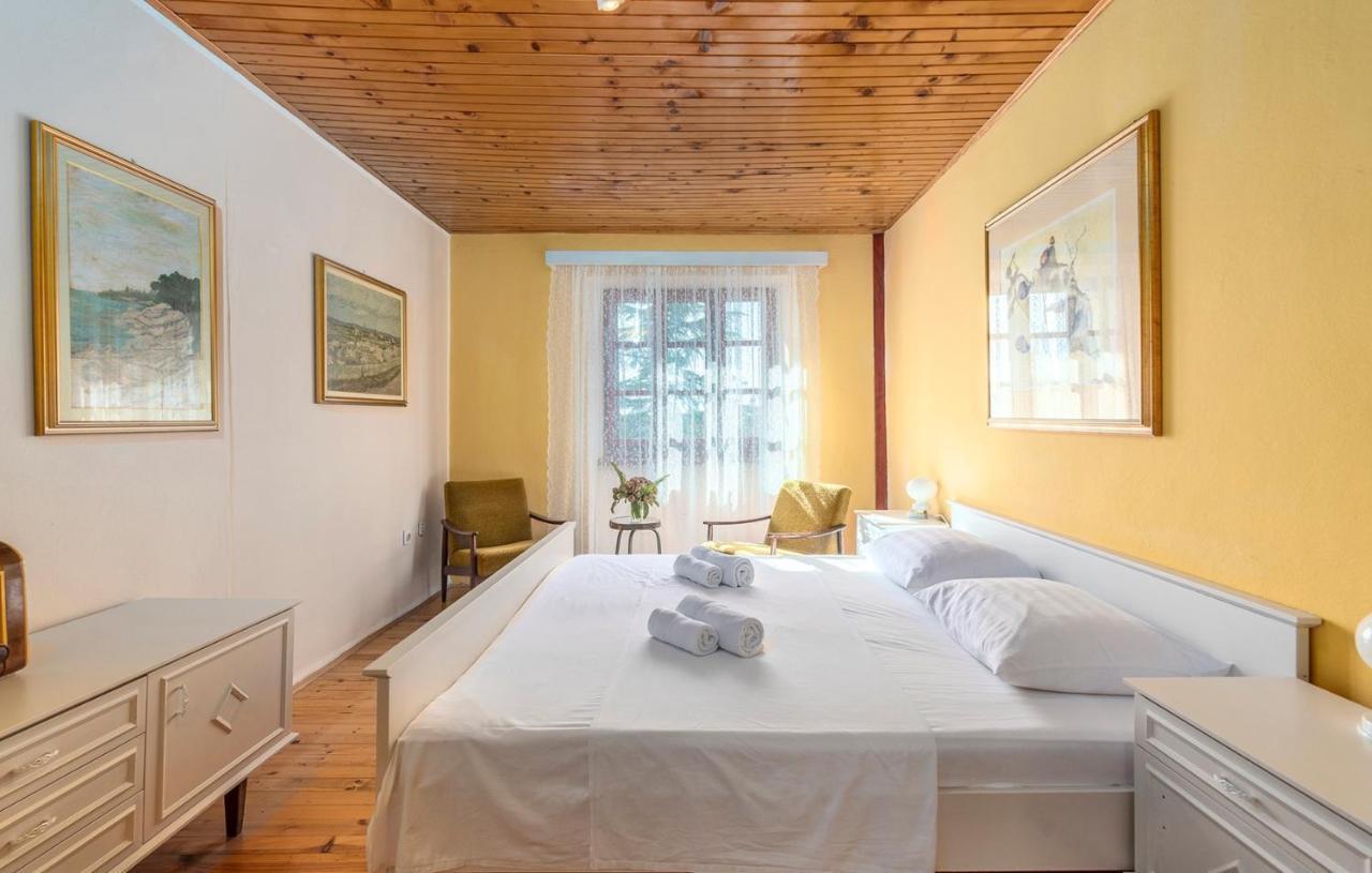 House Peresiji Hotel Стая снимка