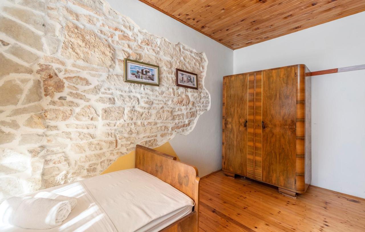 House Peresiji Hotel Стая снимка