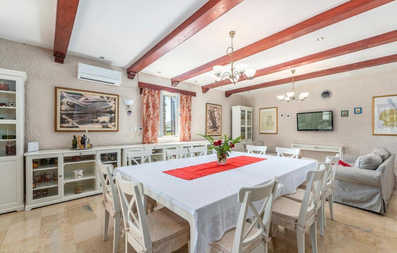 House Peresiji Hotel Стая снимка