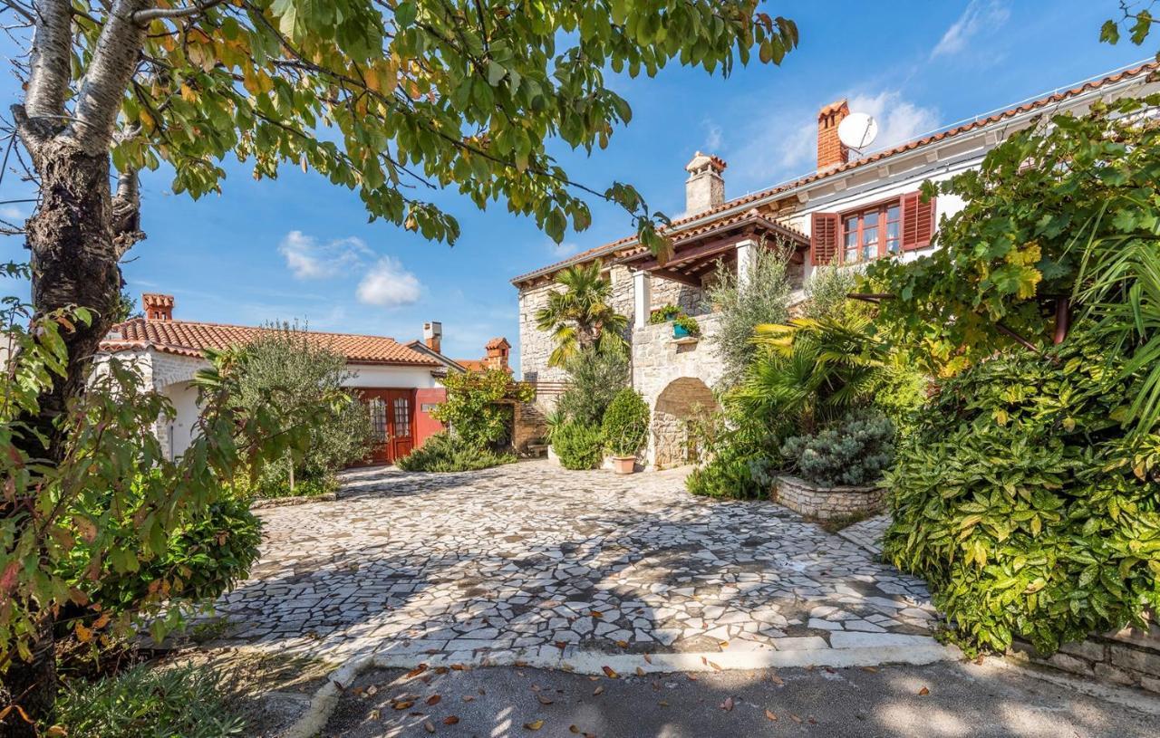 House Peresiji Hotel Стая снимка