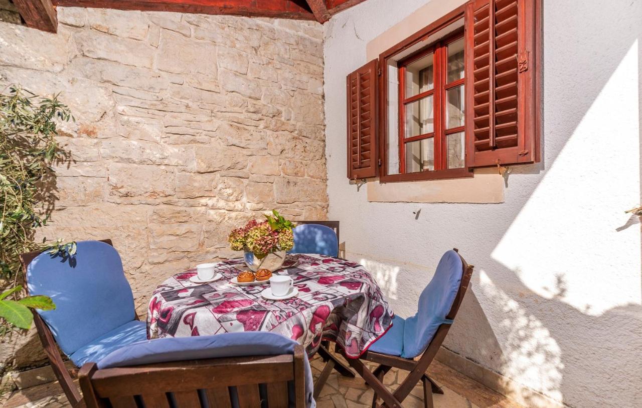 House Peresiji Hotel Стая снимка