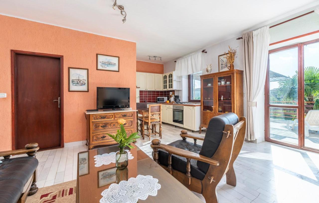 House Peresiji Hotel Стая снимка
