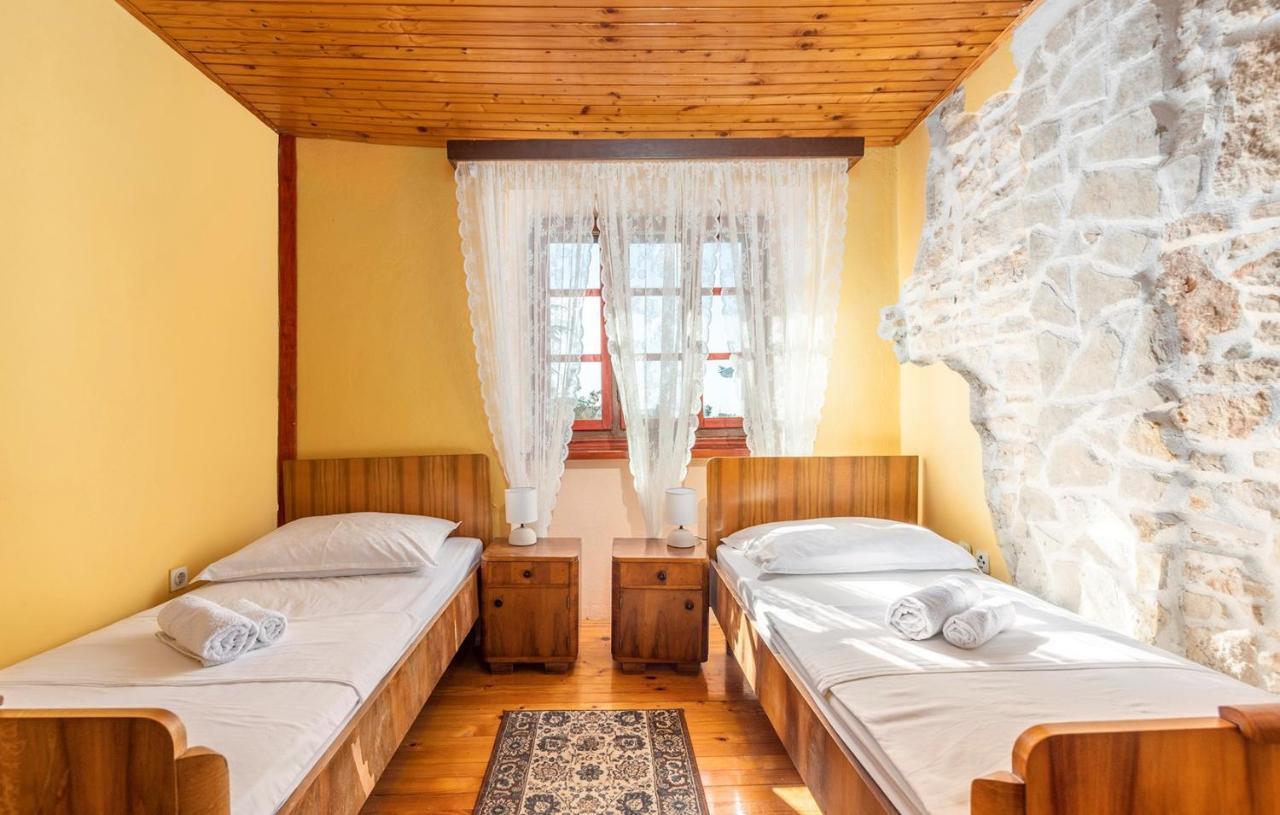 House Peresiji Hotel Стая снимка