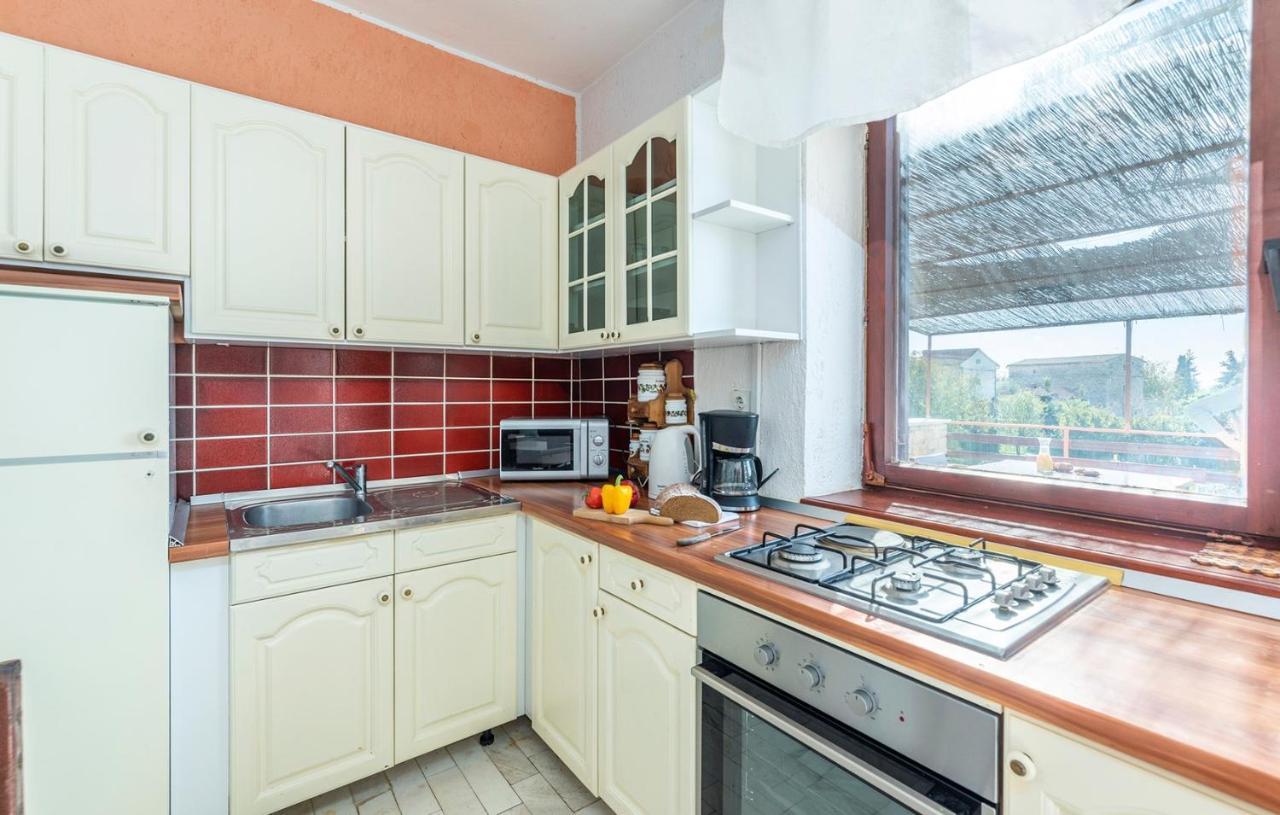 House Peresiji Hotel Стая снимка