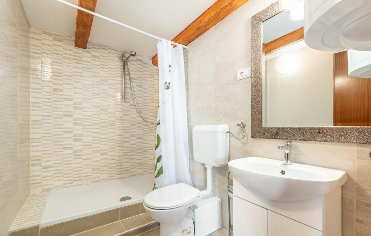 House Peresiji Hotel Стая снимка